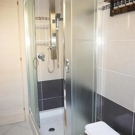 Nicolo's Guest house